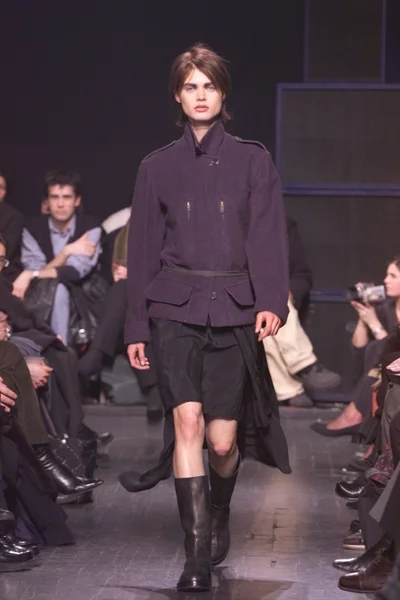 Look 10